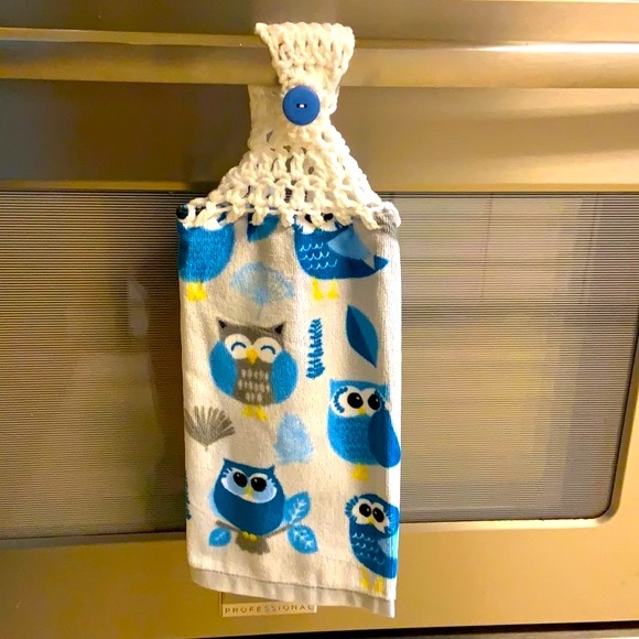Hand Crafted Crocheted Top Hanging Blue Owls Kitchen or Bathroom Hand Towel - Picture 2 of 3